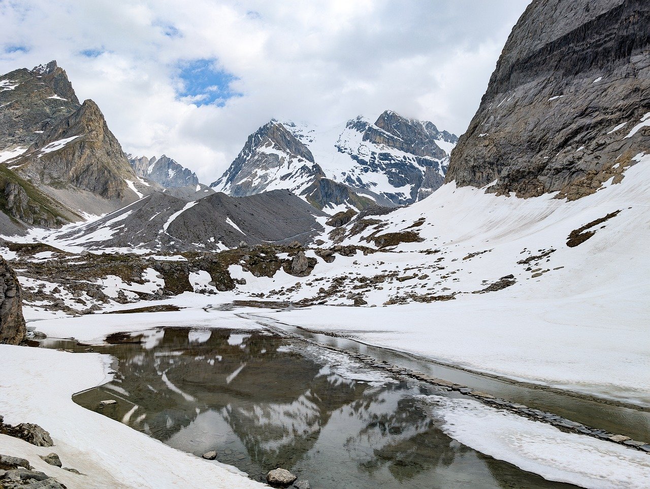 découverte de la randonnée en montagne : conseils pour débutants en 2025